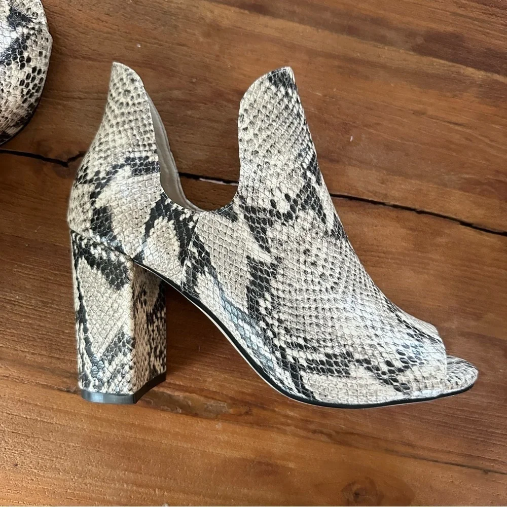 Cole Haan Snake Print Leather Peep Toe Block Heel Booties Size 6.5B Statement